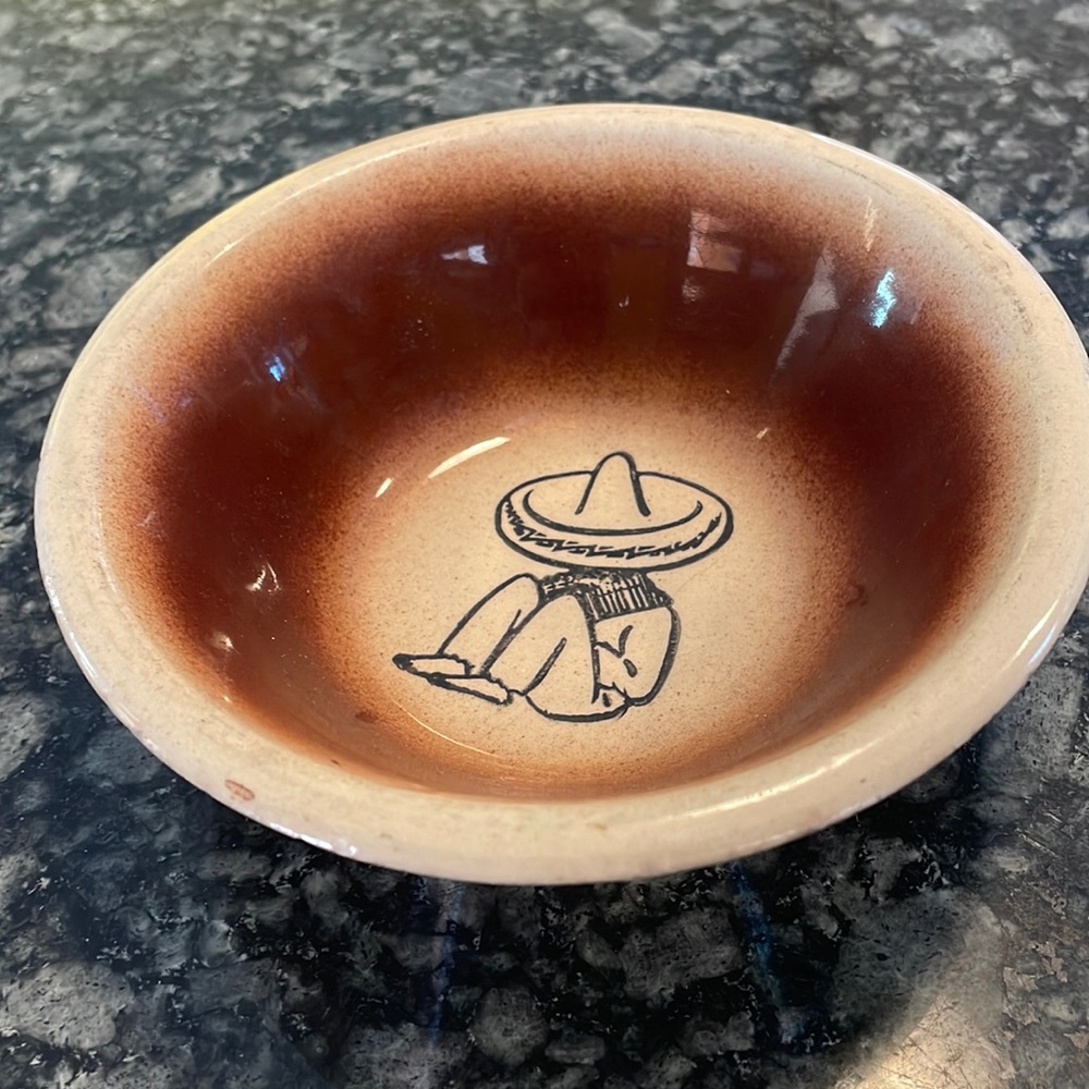 Vintage Ath-Tex Watt Bowl Oven
Ware USA Pottery‎ Siesta Man